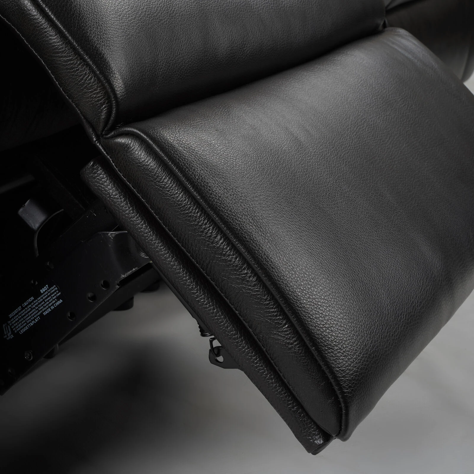 Leather Sofa With Console With Lumbar Support Adjustable Headrest, Storage Side Pocket And USB & Type C Charger Port 6 Leather Sofa With Console With Lumbar Support Adjustable Headrest, Storage Side Pocket And USB & Type C Charger Port - Image 4